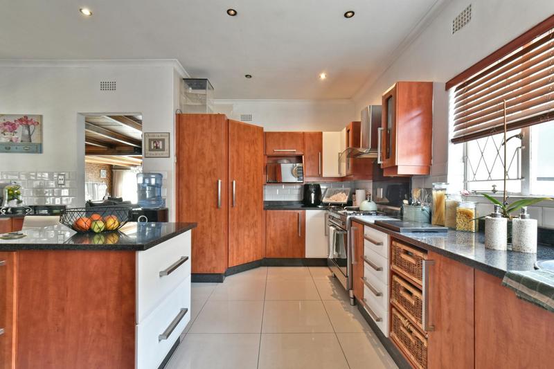 5 Bedroom Property for Sale in Brackenhurst Gauteng