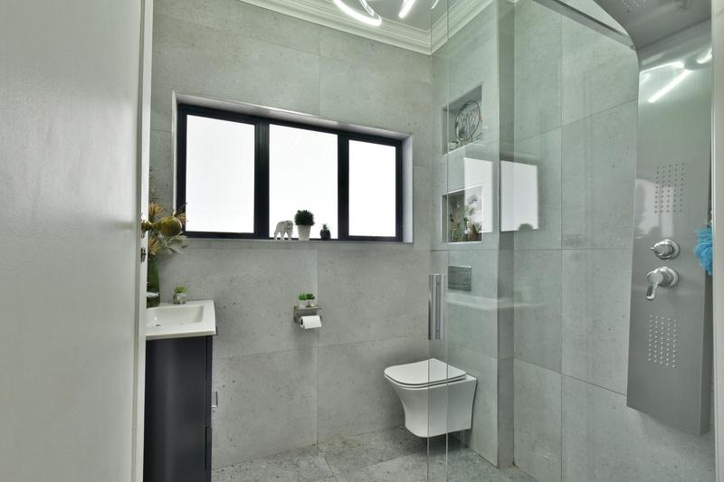 5 Bedroom Property for Sale in Brackenhurst Gauteng