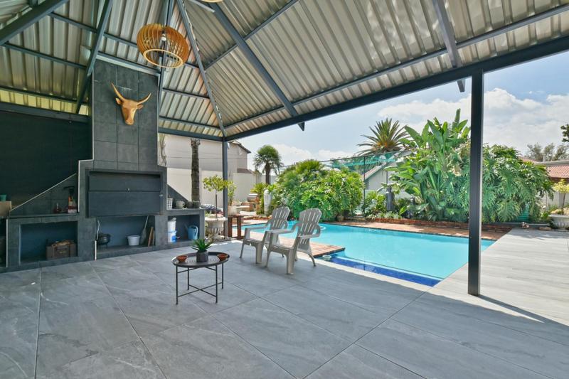 5 Bedroom Property for Sale in Brackenhurst Gauteng