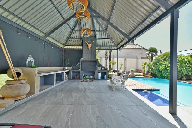 5 Bedroom Property for Sale in Brackenhurst Gauteng