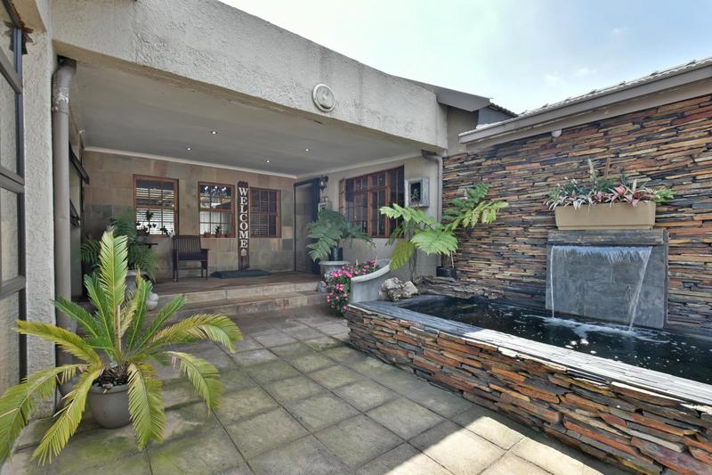 5 Bedroom Property for Sale in Brackenhurst Gauteng