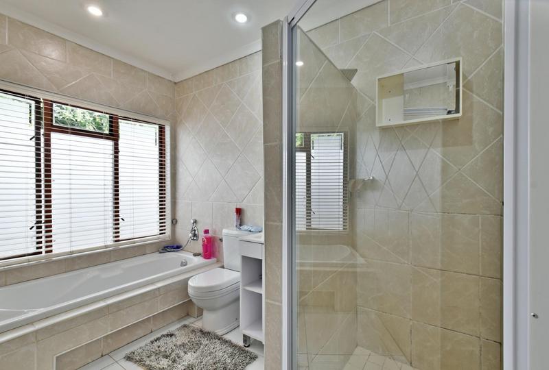 3 Bedroom Property for Sale in Willowbrook Gauteng
