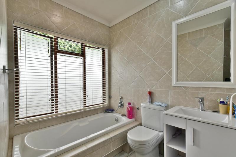 3 Bedroom Property for Sale in Willowbrook Gauteng