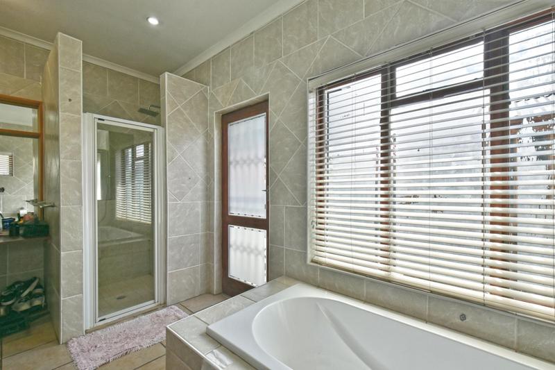 3 Bedroom Property for Sale in Willowbrook Gauteng