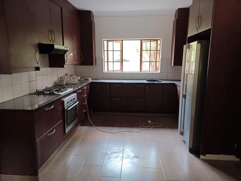 To Let 6 Bedroom Property for Rent in Ruimsig Gauteng