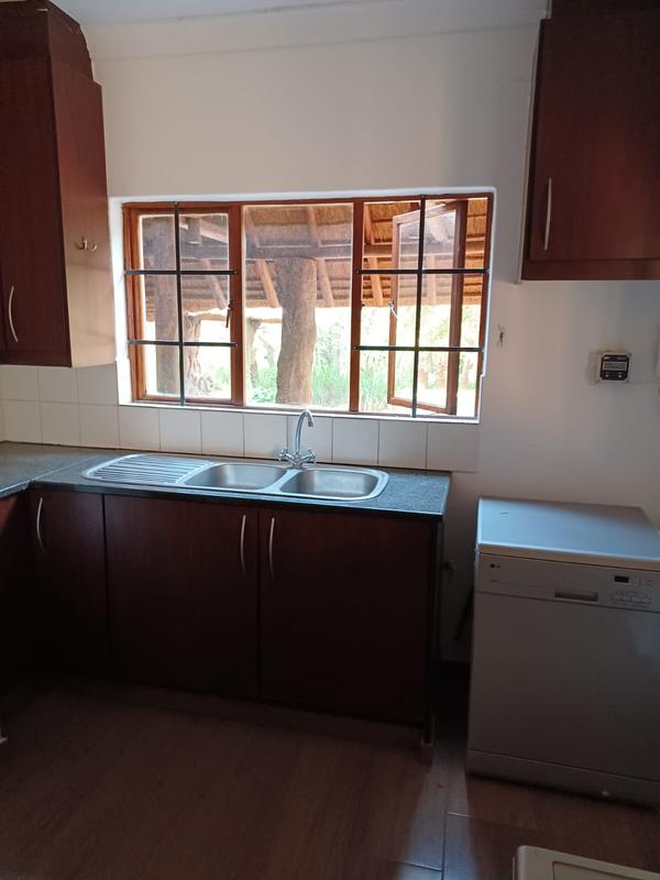 To Let 6 Bedroom Property for Rent in Ruimsig Gauteng