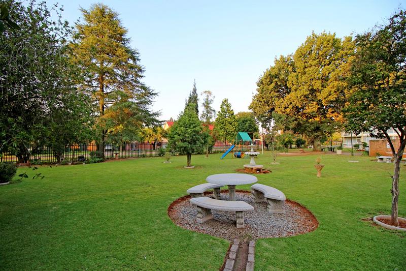 To Let 1 Bedroom Property for Rent in Horison Gauteng