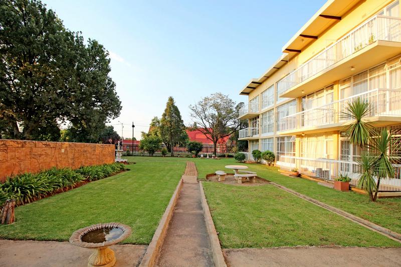 To Let 1 Bedroom Property for Rent in Horison Gauteng