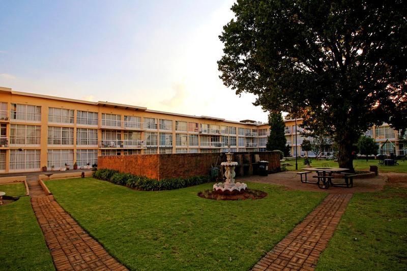 To Let 1 Bedroom Property for Rent in Horison Gauteng