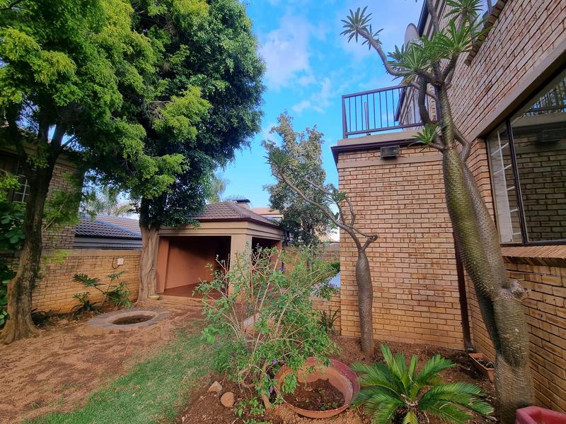 5 Bedroom Property for Sale in Amorosa Gauteng