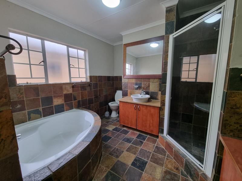 5 Bedroom Property for Sale in Amorosa Gauteng