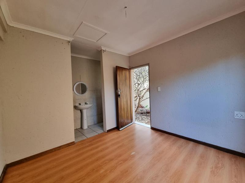 5 Bedroom Property for Sale in Amorosa Gauteng