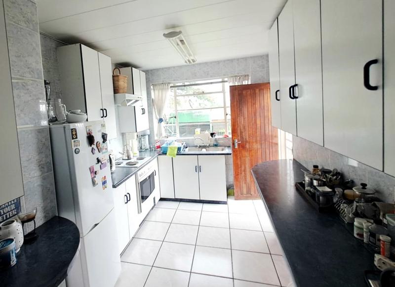 4 Bedroom Property for Sale in Sunnyridge Gauteng