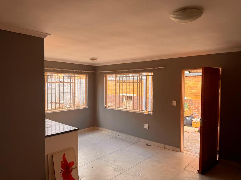 To Let 1 Bedroom Property for Rent in Kensington Gauteng