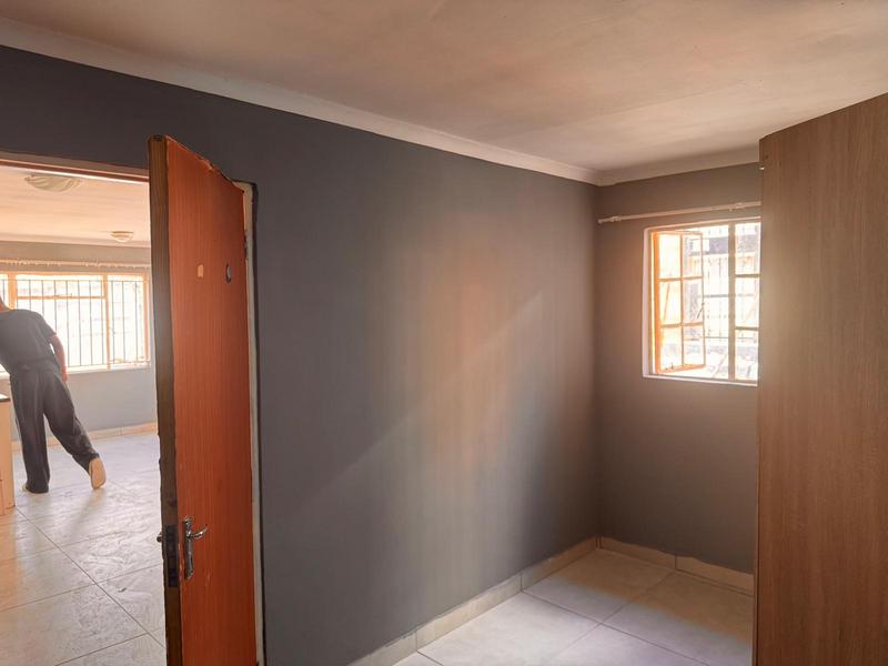 To Let 1 Bedroom Property for Rent in Kensington Gauteng