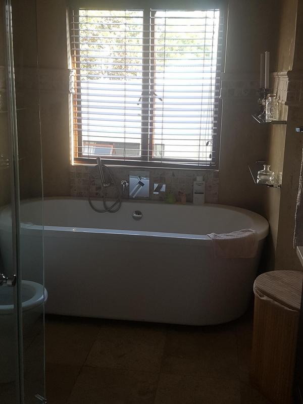 2 Bedroom Property for Sale in Magaliessig Gauteng