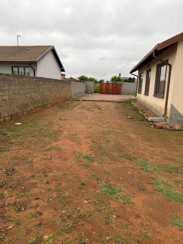 To Let 3 Bedroom Property for Rent in Dobsonville Gauteng