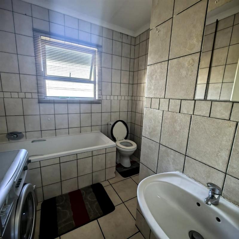 2 Bedroom Property for Sale in Eike Park Gauteng