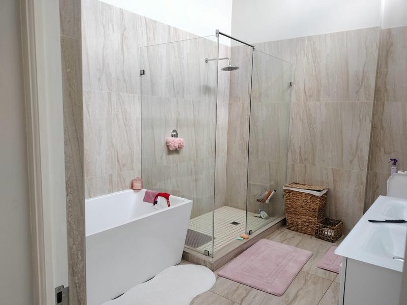 6 Bedroom Property for Sale in Waterkloof Heights Gauteng