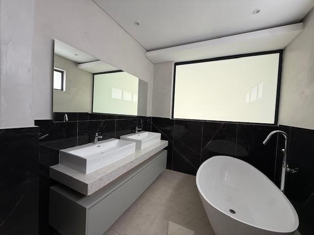 4 Bedroom Property for Sale in Houghton Gauteng