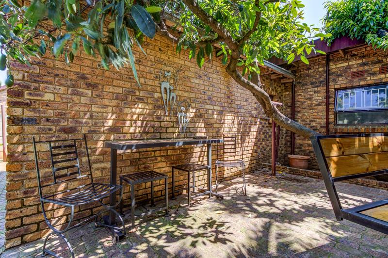 To Let 2 Bedroom Property for Rent in Bonaero Park Gauteng