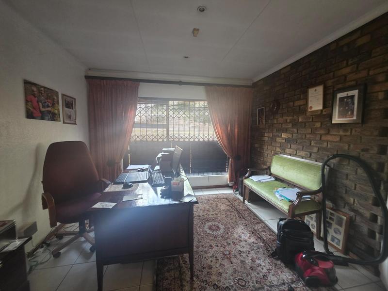 4 Bedroom Property for Sale in Sunward Park Gauteng