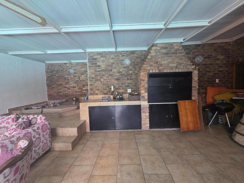 4 Bedroom Property for Sale in Sunward Park Gauteng