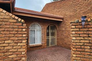 3 Bedroom Property for Sale in Dorandia Gauteng