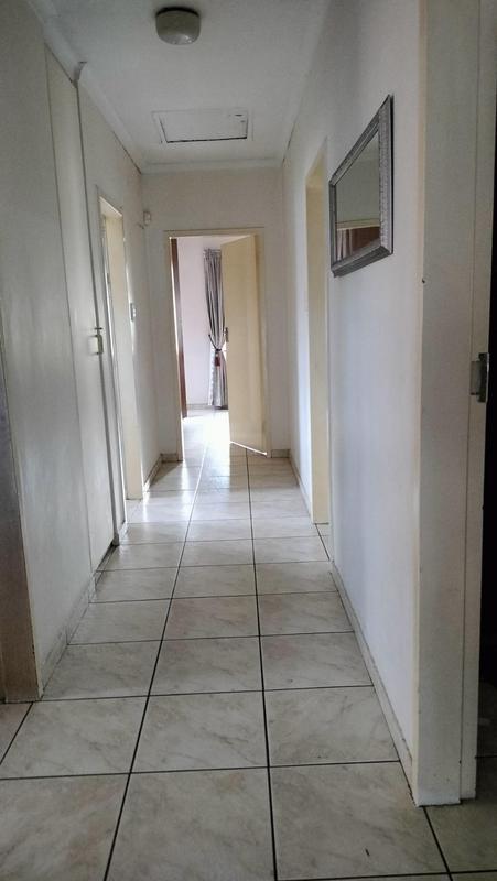 3 Bedroom Property for Sale in Suideroord Gauteng