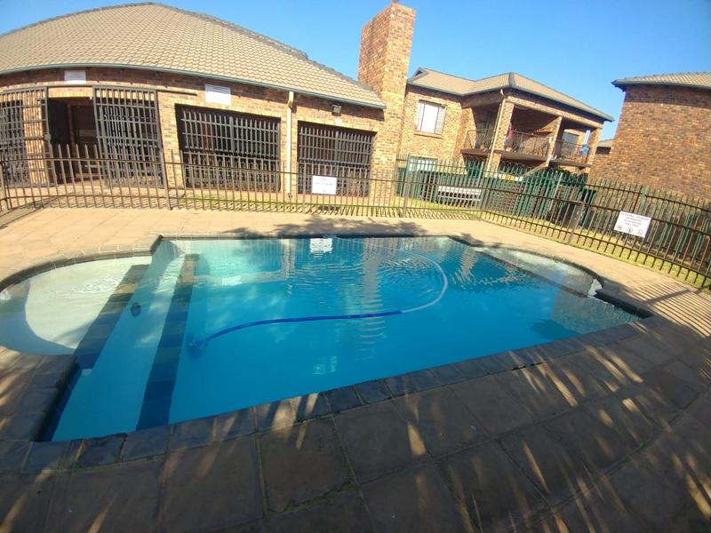 To Let 2 Bedroom Property for Rent in Sonneveld Gauteng