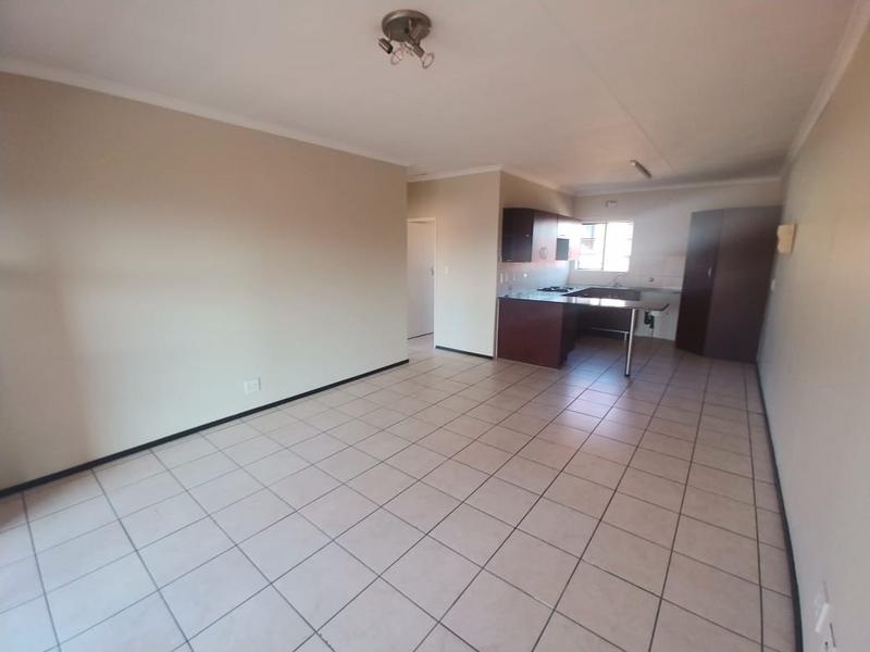 To Let 2 Bedroom Property for Rent in Sonneveld Gauteng