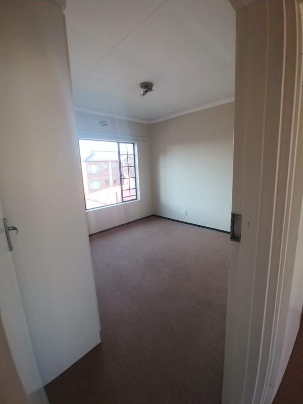To Let 2 Bedroom Property for Rent in Sonneveld Gauteng