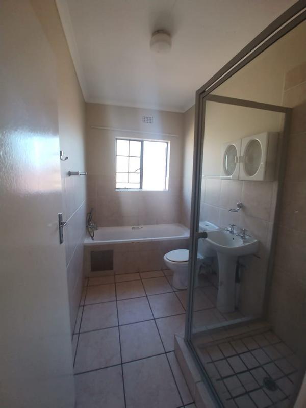 To Let 2 Bedroom Property for Rent in Sonneveld Gauteng