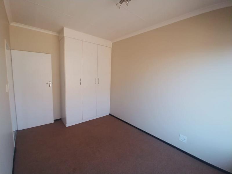 To Let 2 Bedroom Property for Rent in Sonneveld Gauteng