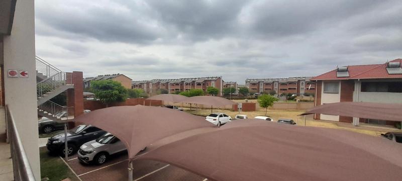To Let 2 Bedroom Property for Rent in Monavoni Gauteng