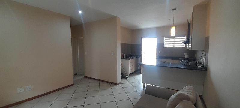 To Let 2 Bedroom Property for Rent in Monavoni Gauteng