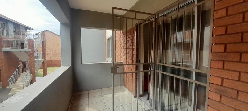 To Let 2 Bedroom Property for Rent in Monavoni Gauteng