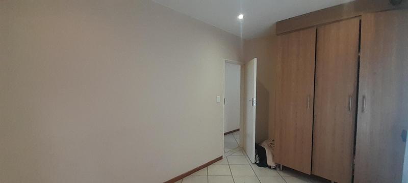 To Let 2 Bedroom Property for Rent in Monavoni Gauteng