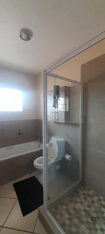 To Let 2 Bedroom Property for Rent in Monavoni Gauteng