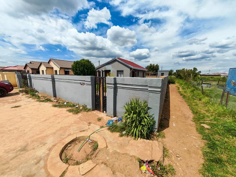 2 Bedroom Property for Sale in Lakeside Gauteng