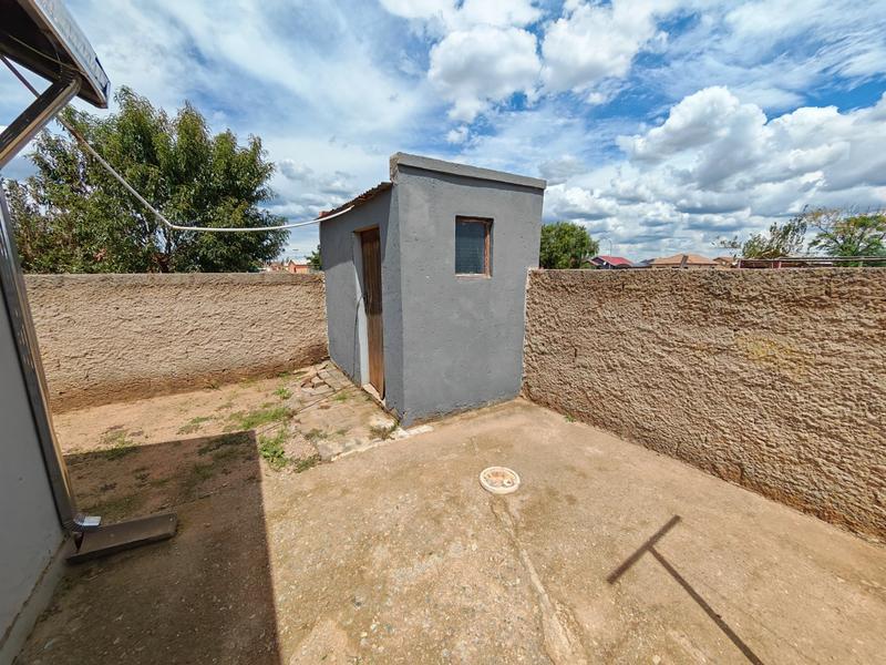 2 Bedroom Property for Sale in Lakeside Gauteng