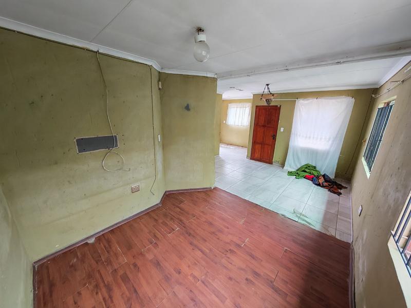 2 Bedroom Property for Sale in Lakeside Gauteng