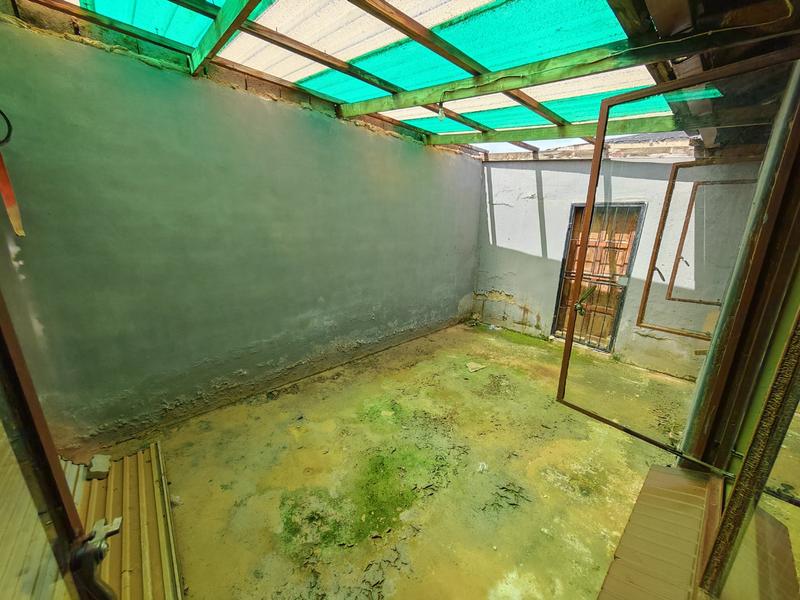 2 Bedroom Property for Sale in Lakeside Gauteng