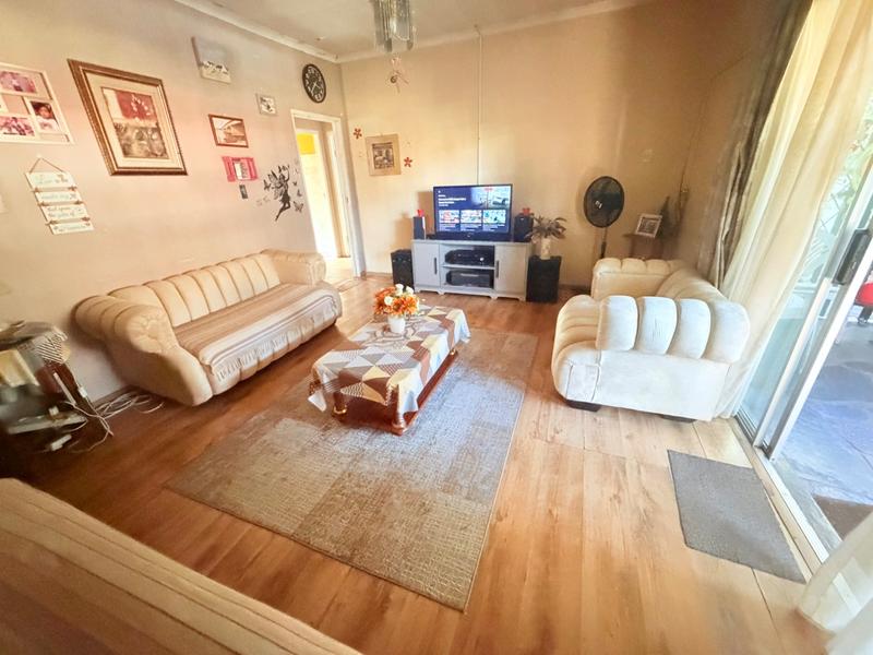2 Bedroom Property for Sale in Vanderbijlpark CW Gauteng