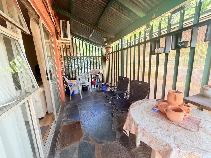 2 Bedroom Property for Sale in Vanderbijlpark CW Gauteng