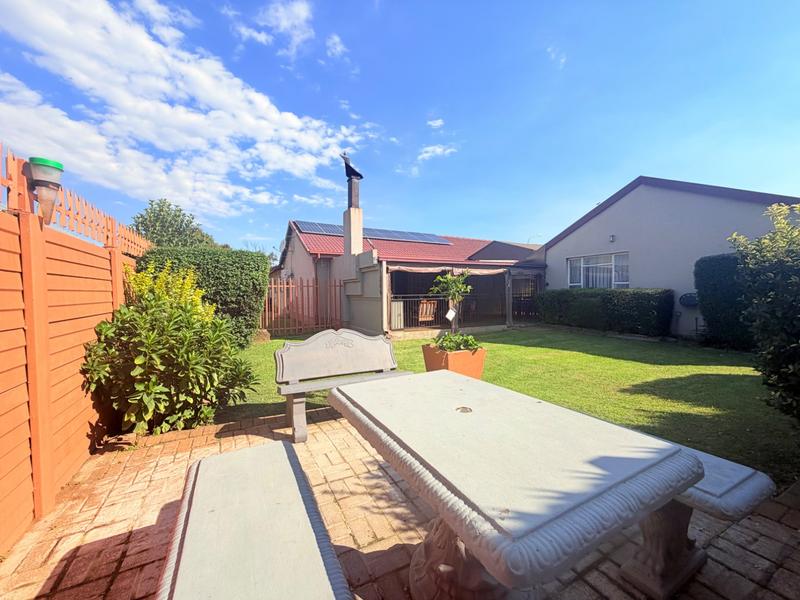 3 Bedroom Property for Sale in Vanderbijlpark SE 6 Gauteng