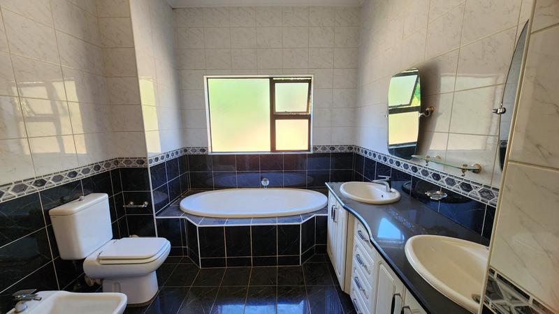 6 Bedroom Property for Sale in Montana Park Gauteng