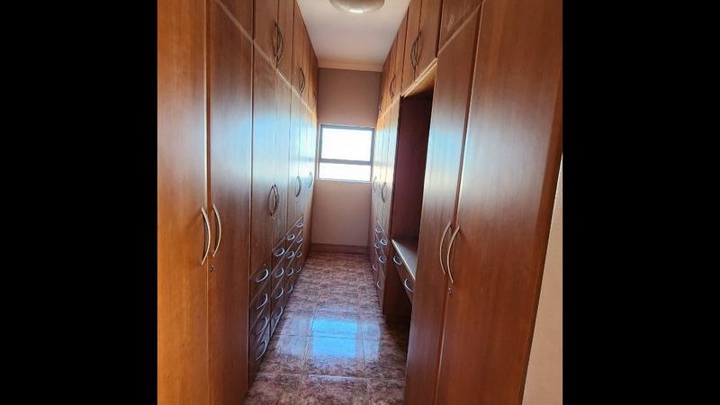 6 Bedroom Property for Sale in Montana Park Gauteng