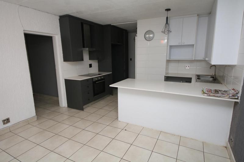 2 Bedroom Property for Sale in Bryanston Gauteng