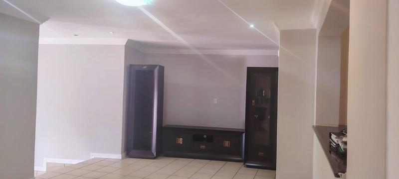 6 Bedroom Property for Sale in Noordheuwel Gauteng